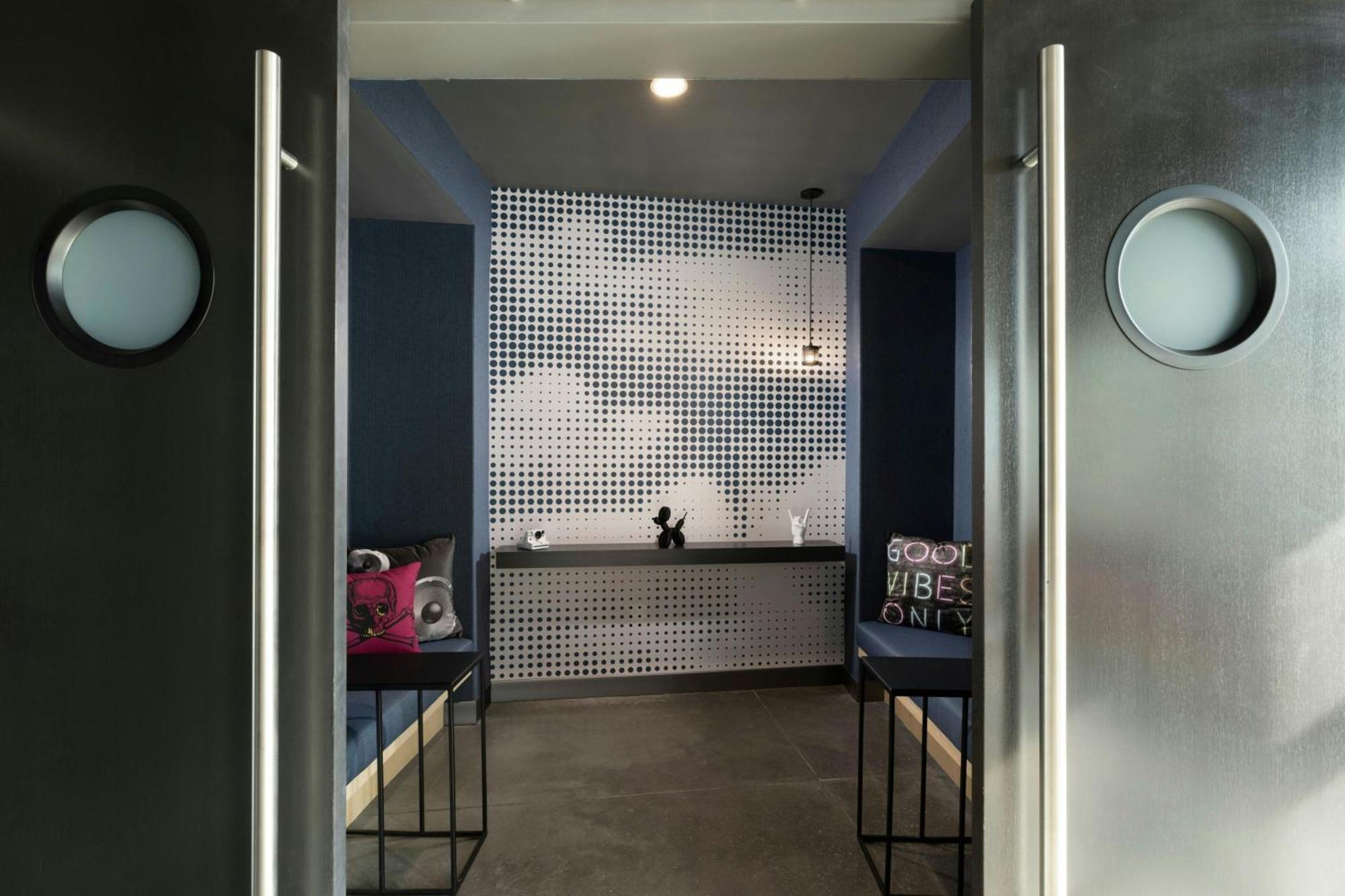 Aloft Waukee Hotel Bagian luar foto