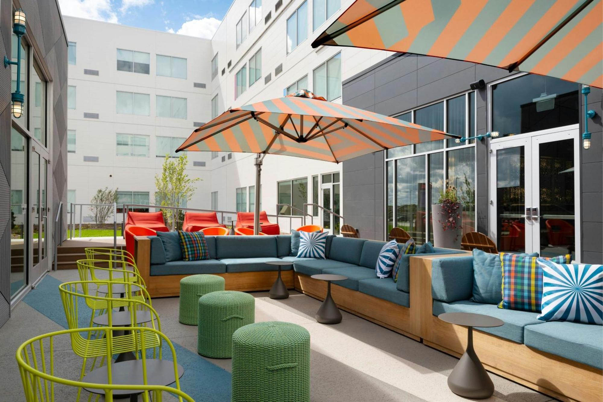 Aloft Waukee Hotel Bagian luar foto