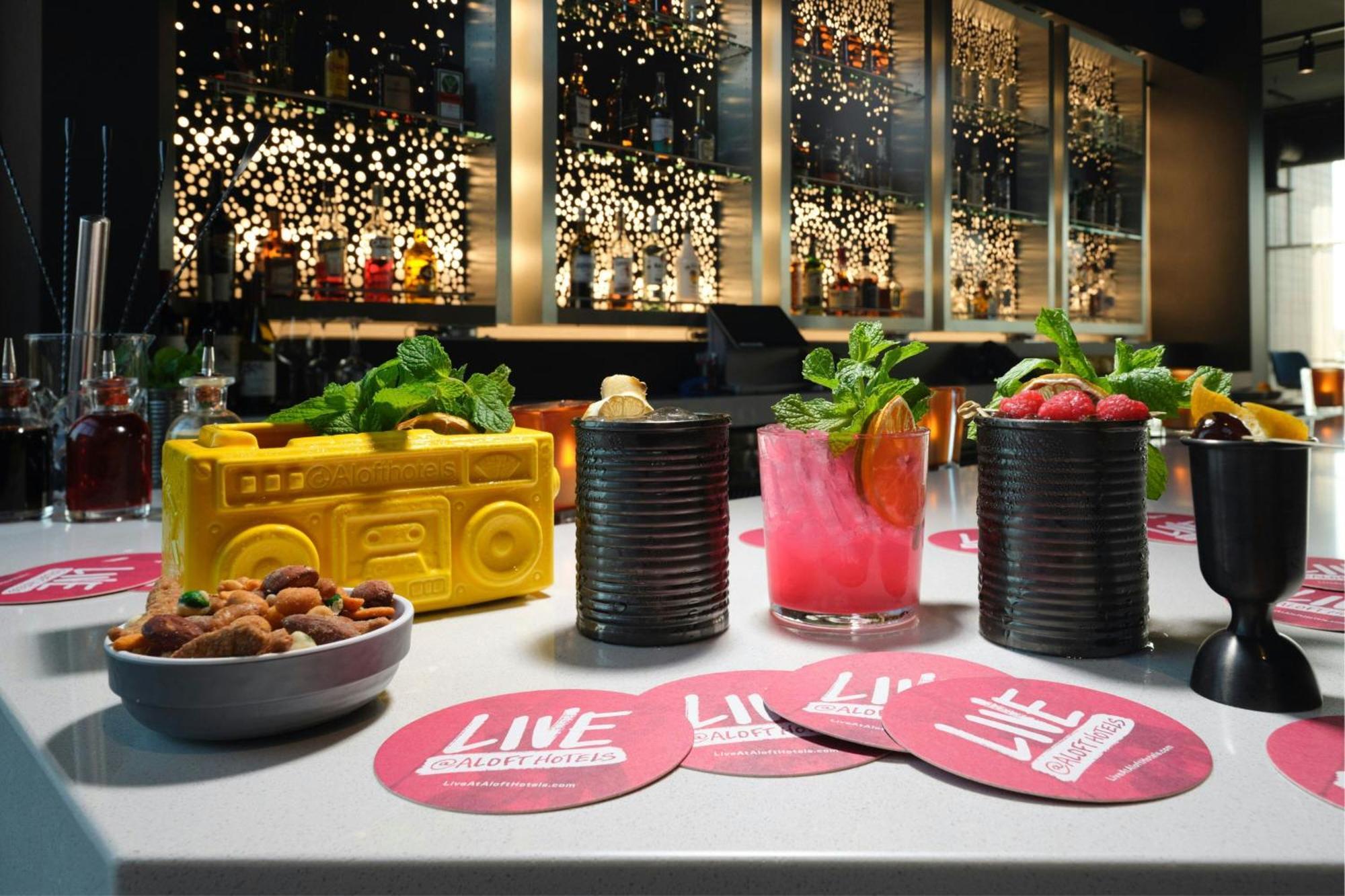 Aloft Waukee Hotel Bagian luar foto