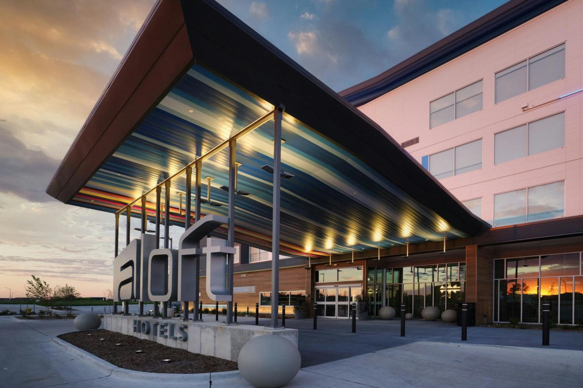Aloft Waukee Hotel Bagian luar foto